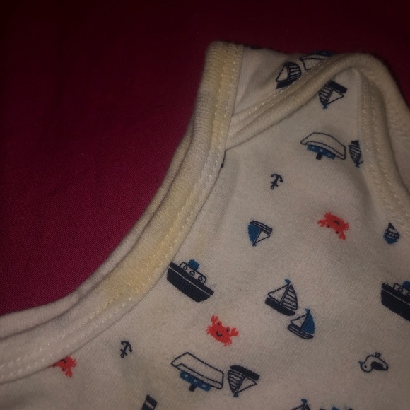 Carter’s Baby beach 3 Pc Crab Outfit - Picture 6 of 6